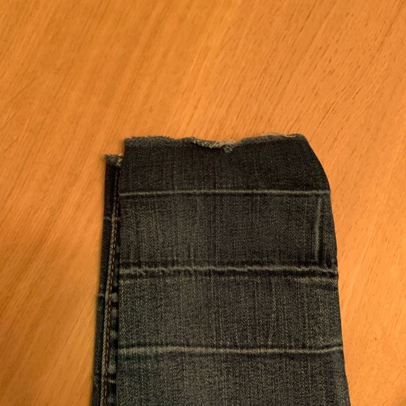 American Eagle Ripped Jeans - Picture 2 of 5